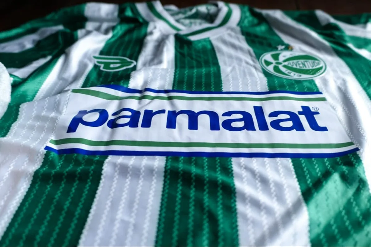 Juventude estampa marca de parceira histórica no uniforme em dois jogos
