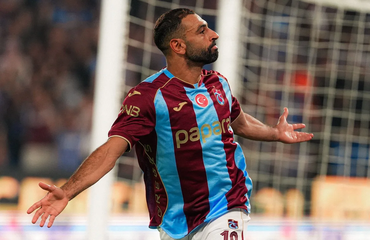 Salah faz seus primeiros gols na Turquia e decide para o Trabzonspor