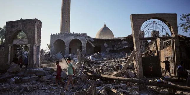 A Gaza, des frappes israéliennes font cinq morts, rapporte la défense civile palestinienne