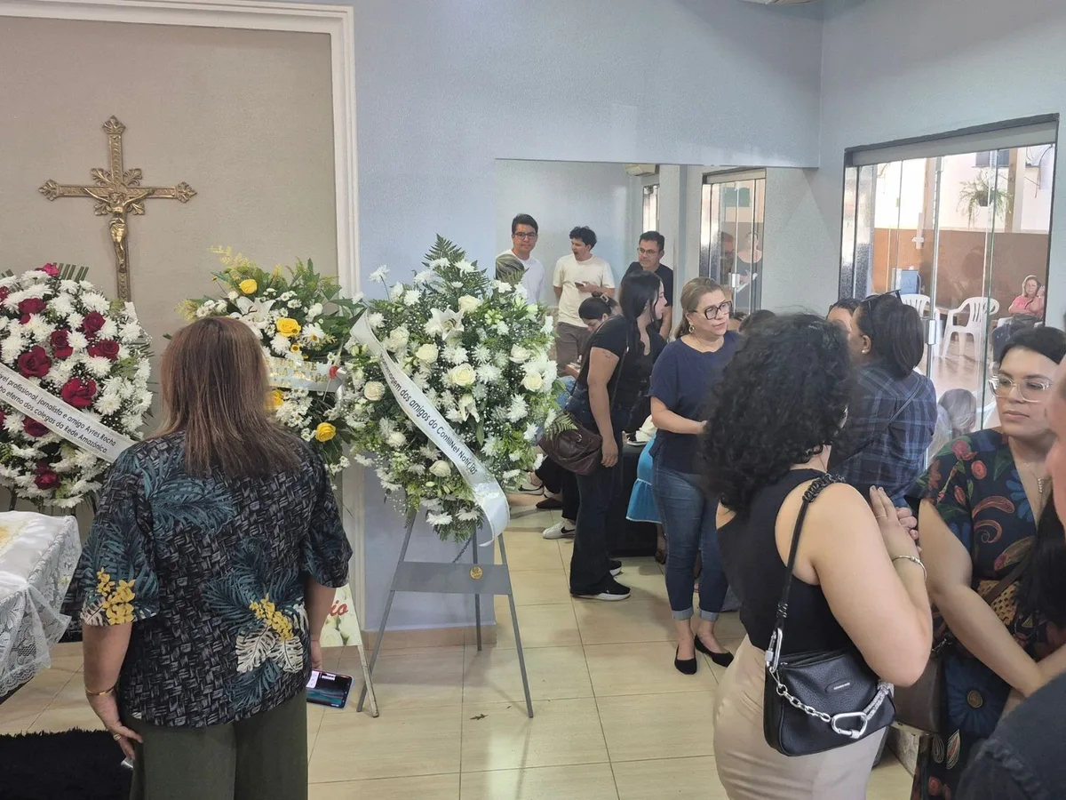 Parentes, amigos e colegas de profissão se despedem de Ayres Rocha: 'Viam como alguém da família'