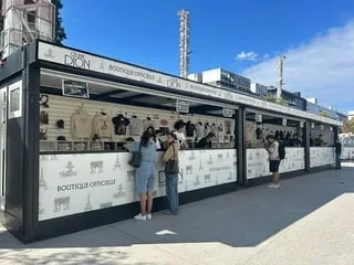 REPORTAGE. Concerts de Céline Dion à Paris : à La Défense, on ne crie pas encore « Céliiiiiiiiiiiiiiiiine »