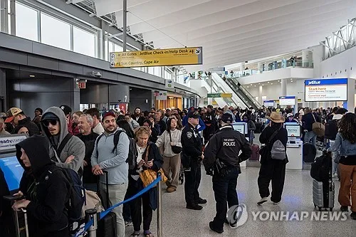 美 연방법원, 75개국 대상 이민 비자 중단 조치에 제동