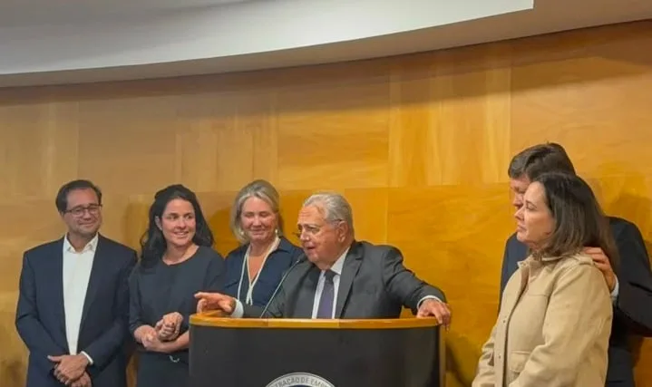 Roberto Rodrigues recebe título de Doutor Honoris Causa da FGV por trajetória no agro