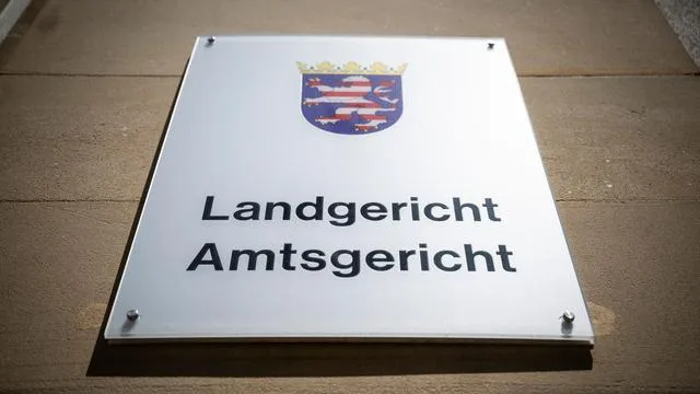 Landgericht Frankfurt: Prozess gegen Narkosearzt - lebenslange Strafe gefordert