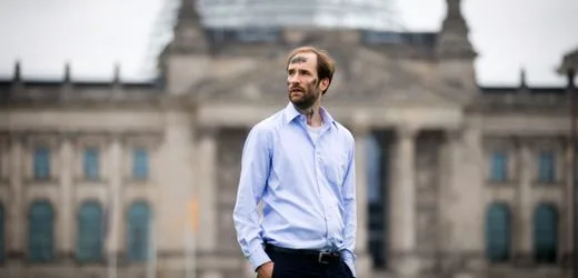 Aktionskünstler Philipp Ruch: »Als hätten Außerirdische eine Bevölkerung ausgetauscht«