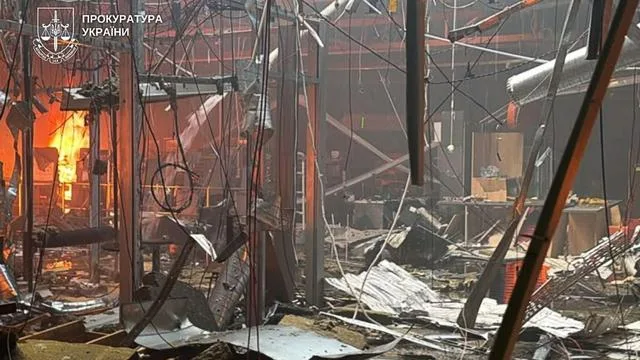 Ukraine-Krieg: Russland greift Einkaufszentrum in Ukraine an: Viele Tote