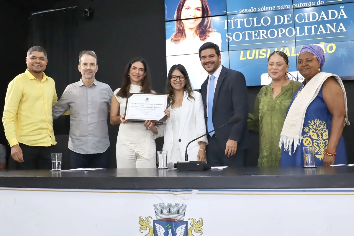 Luisi Valadão recebe título de cidadã soteropolitana