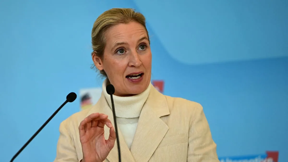 „Was die CDU da abzieht, wird dazu führen, dass sie weiter absackt – unter 15 Prozent“, sagt Weidel