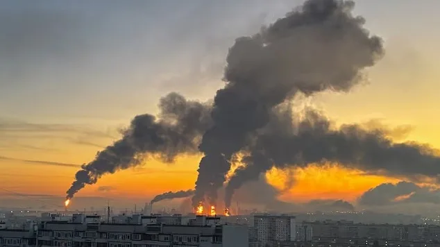 2 killed as Ukraine launches biggest drone attacks on Moscow, hits oil refinery