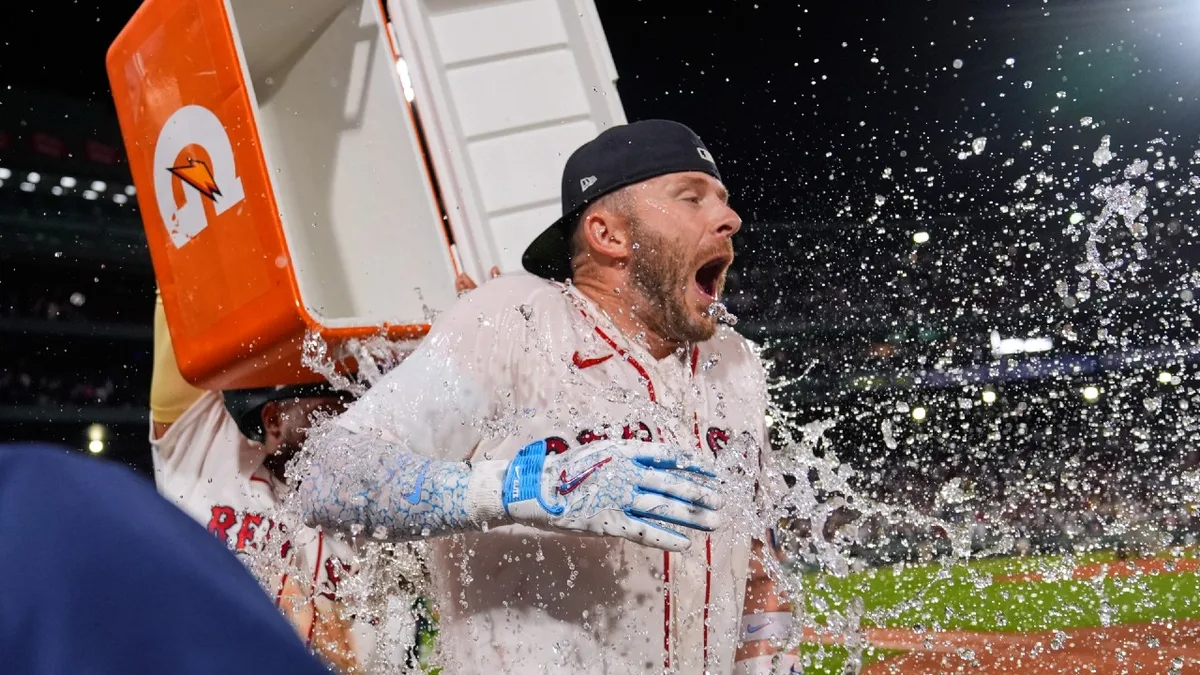 Story, Red Sox walk-off Mariners in 10 to win wild game