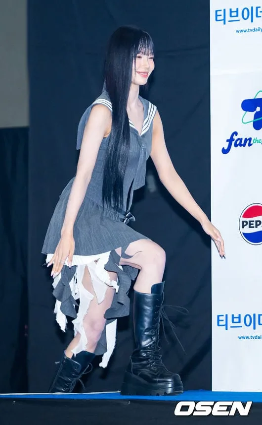 [사진]리센느 원이,'입장하며 미소 활짝'