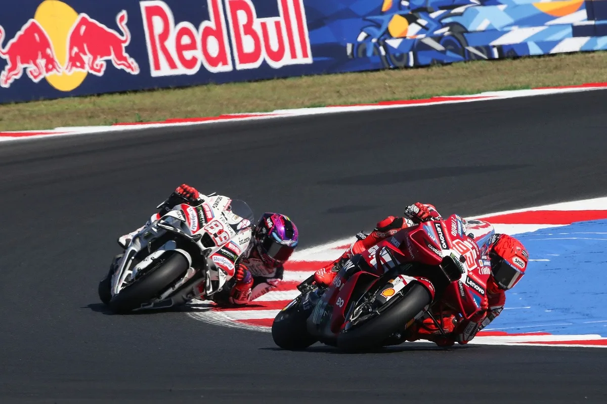 Após assumir liderança da MotoGP, Márquez diz que rivais lhe deram um "presente doce"