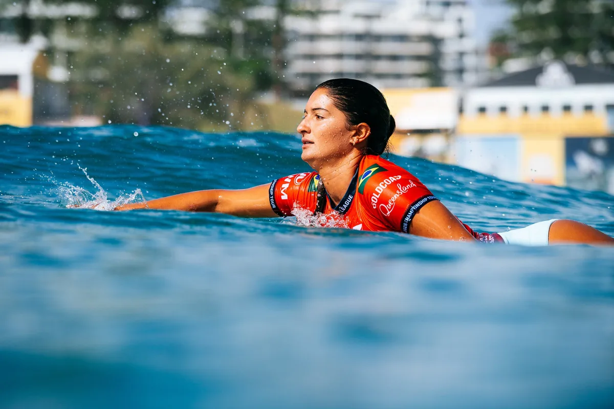 Luana Silva perde para amiga de infância e é eliminada na estreia em Fiji