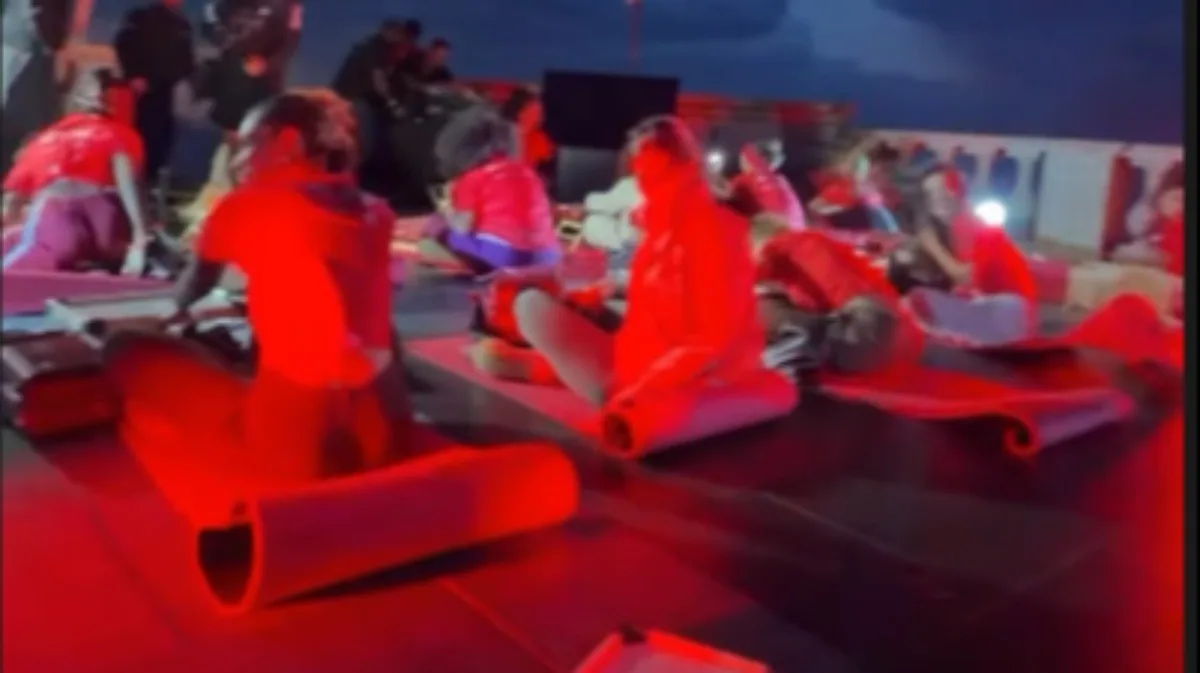 Ventania atrapalha aula de ioga no Cristo Redentor; VÍDEO