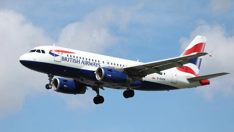 Midair scare as cracked window forces emergency diversion back to airport