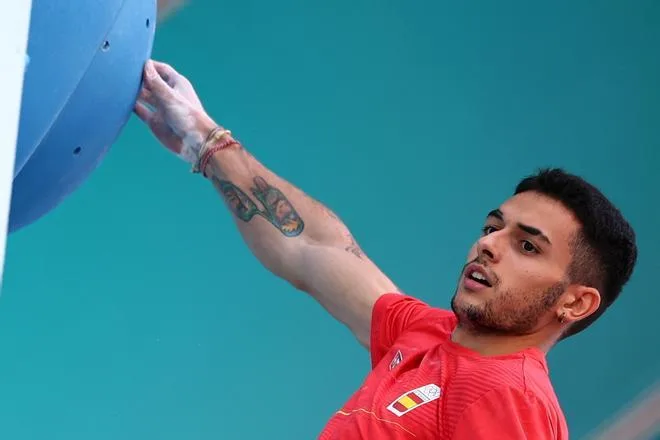 Alberto Ginés se proclama campeón de Europa de dificultad de escalada