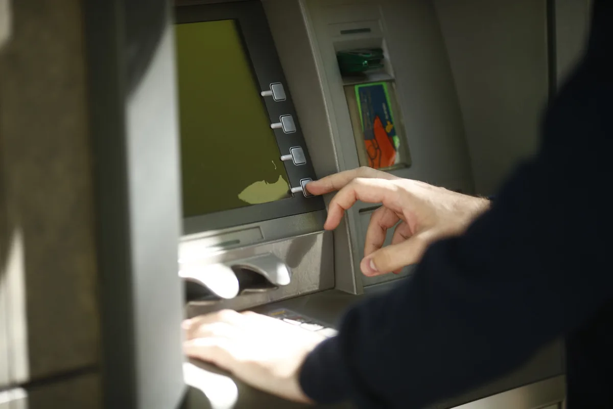 Embargo de cuentas bancarias en Colombia: cómo se puede recuperar el dinero retenido; esto aclara la ley a favor de los titulares
