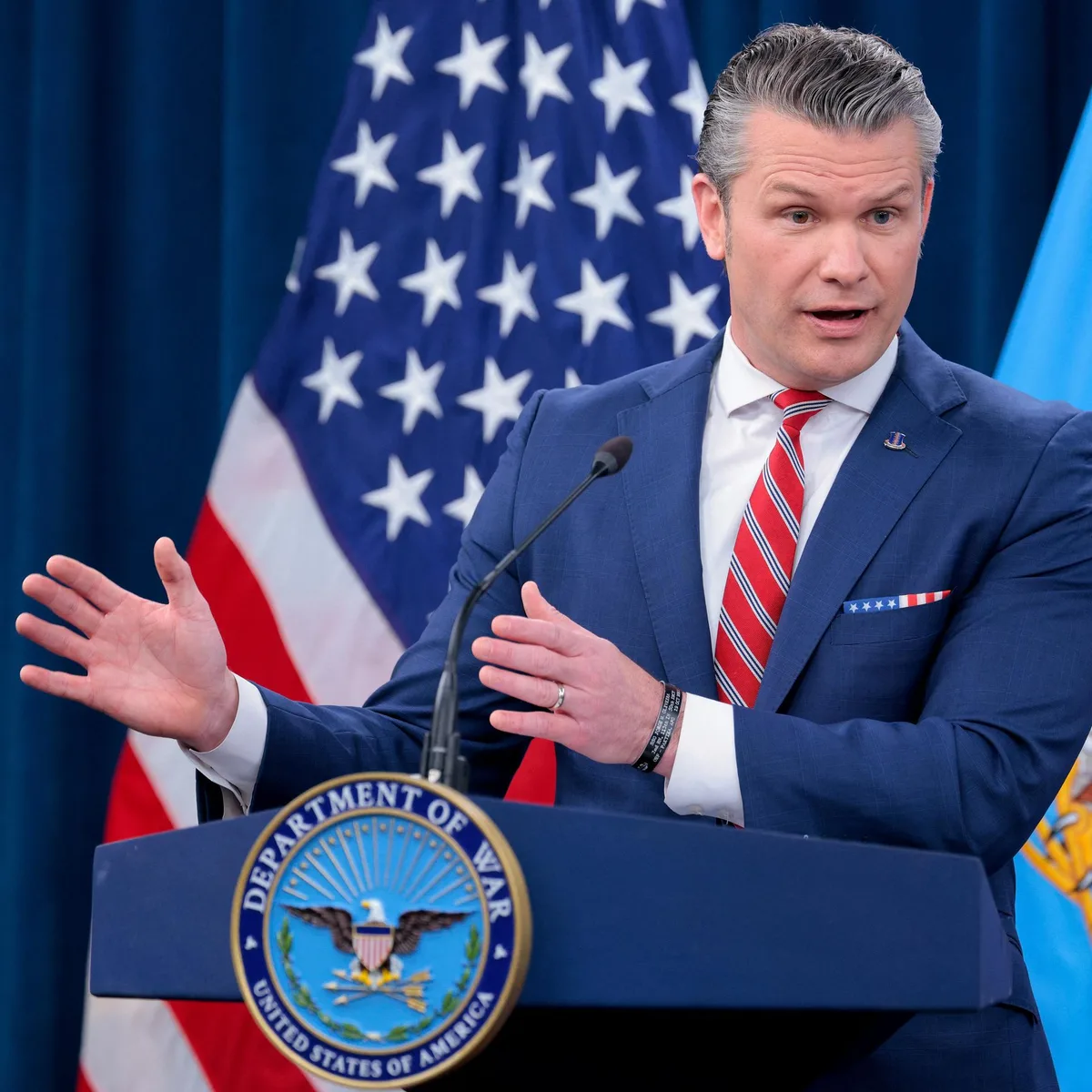 Krieg mit Iran - Hegseth schließt erneute Angriffe auf Iran nicht aus