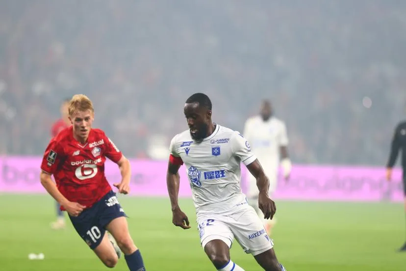 Mercato : Elisha Owusu vendu par Auxerre à un club turc