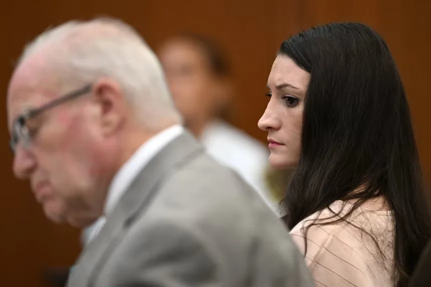 Juicio de Lindsay Clancy entró en su tercer día de deliberaciones sin veredicto
