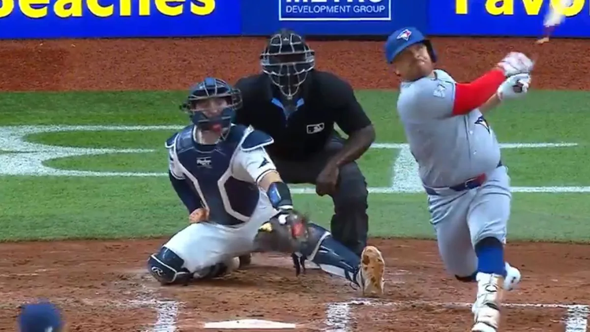 Blue Jays’ Kirk blasts a solo shot vs. Rays