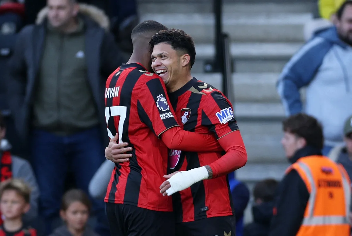 Evanilson marca, chega a 100 gols na carreira e Bournemouth vence a primeira no Inglês