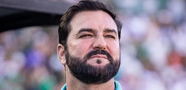 Uberlândia lota estádio e é campeão da maior Série D da história com Danilo
