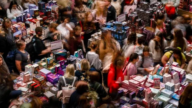 Frankfurter Buchmesse: Mit dem Plastikmesser in die Schlacht