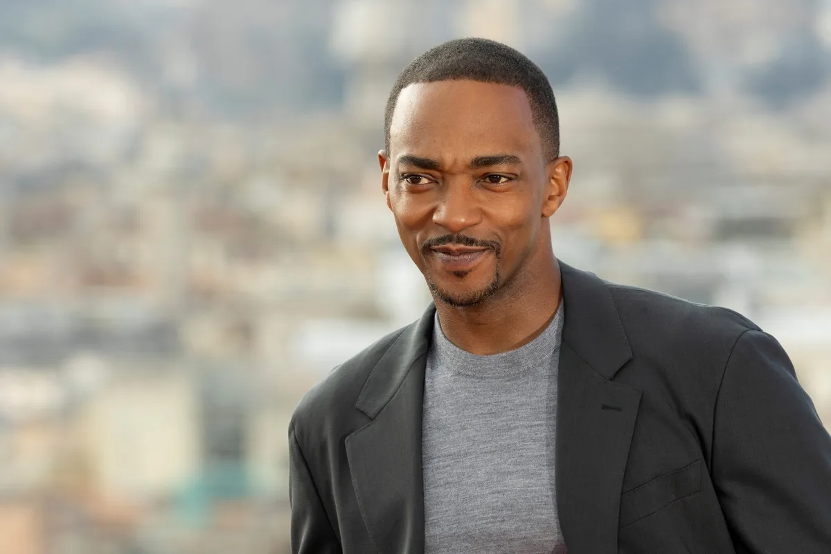 Anthony Mackie vuelve a Broadway con un clásico indiscutido: “Macbeth es una de las grandes obras del canon”