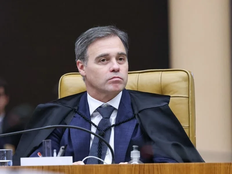 Mendonça manda Instagram apagar vídeo de IA que liga Flávio e Vorcaro
