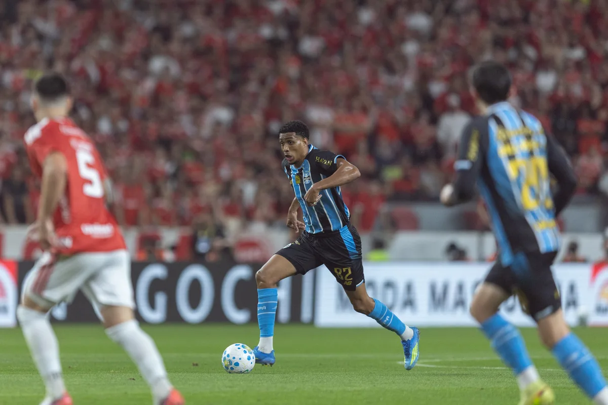 Em alta no Grêmio, Wallace quase acertou com o Inter antes; saiba bastidores