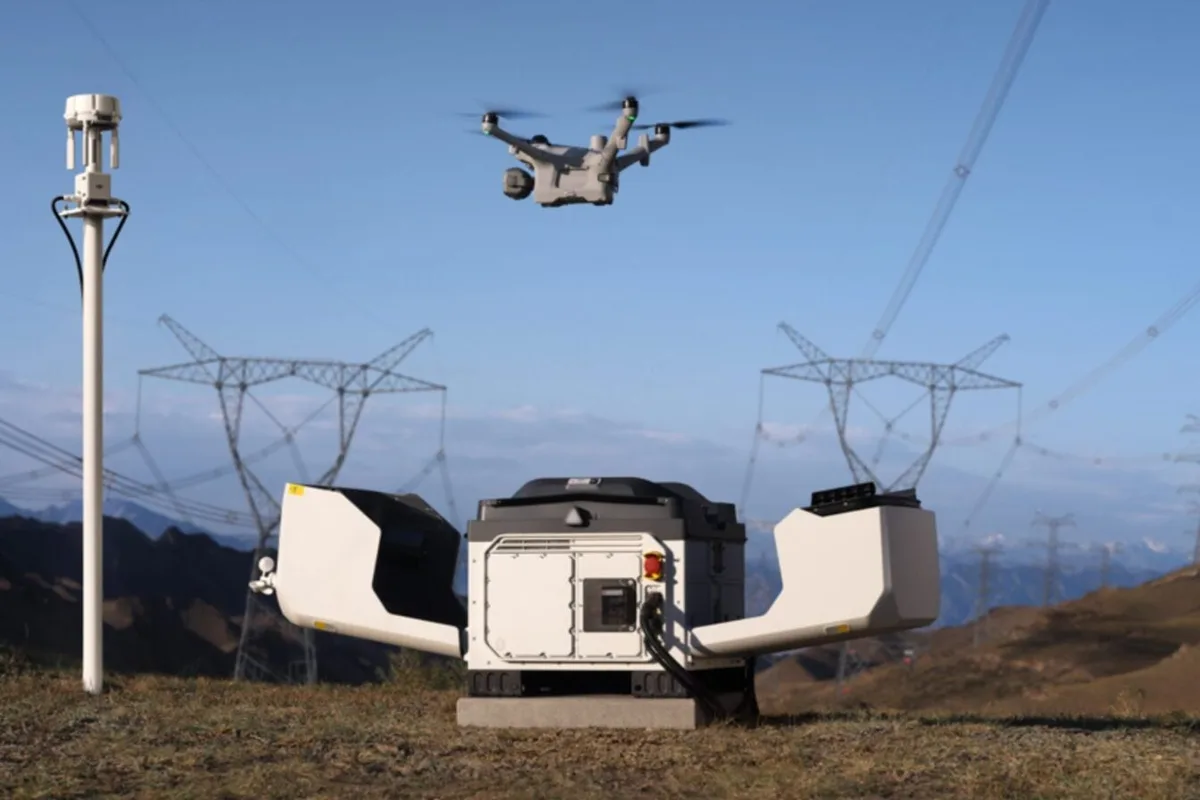Un drone, une station automatisée et 25 secondes d’arrêt : DJI veut révolutionner les missions aériennes