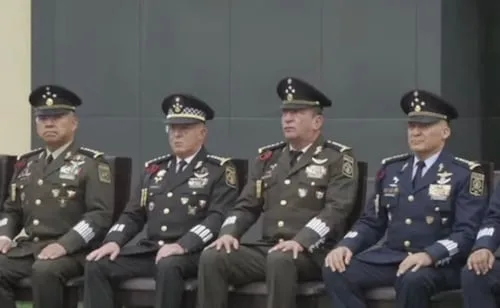 Defensa asciende y reclasifica a mil 749 militares; reconoce sus trayectorias