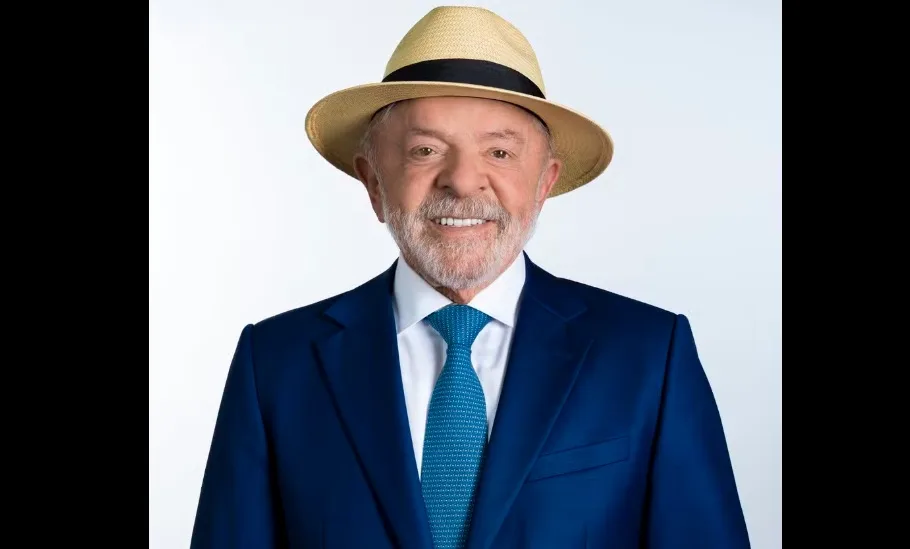 MPE diz que Lula pode usar chapéu na foto da urna eletrônica em 2026