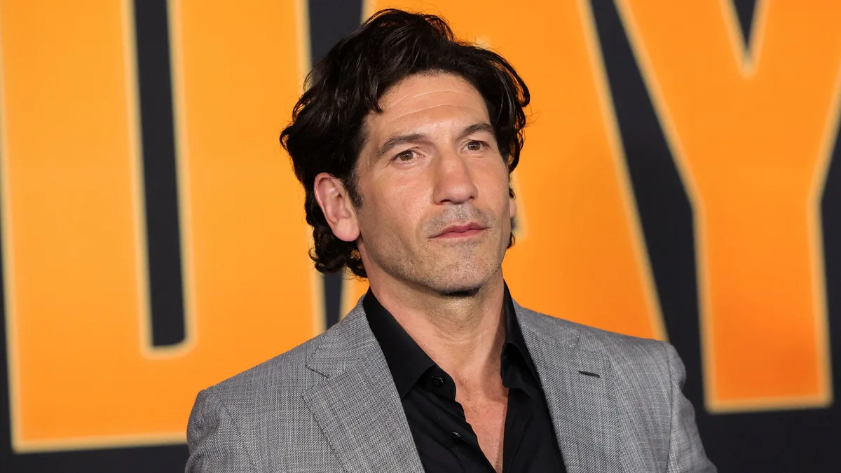 Jon Bernthal contó cómo el miedo, la vergüenza y una noche en la cárcel lo convirtieron en actor