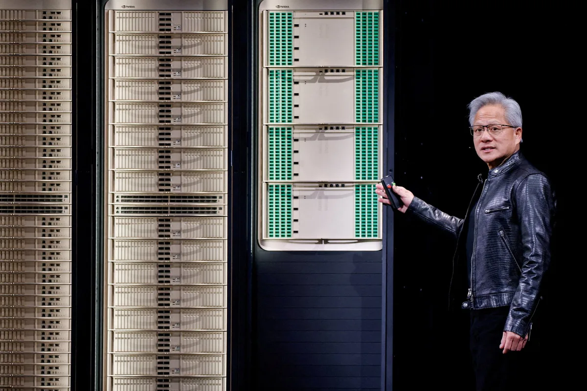 Nvidia, el vendedor de picos y palas de la fiebre de la IA, alivia los temores al disparar su previsión de ingresos futuros
