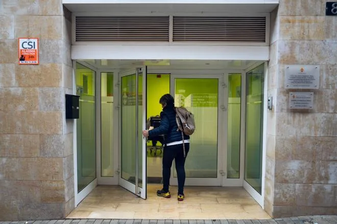 El Govern acuerda con los ayuntamientos la creación de 1.000 nuevos puestos de trabajo en los Servicios Sociales