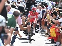 Schwerer Sturz: Rad-Dominator Pogacar muss Vuelta verletzt aufgeben
