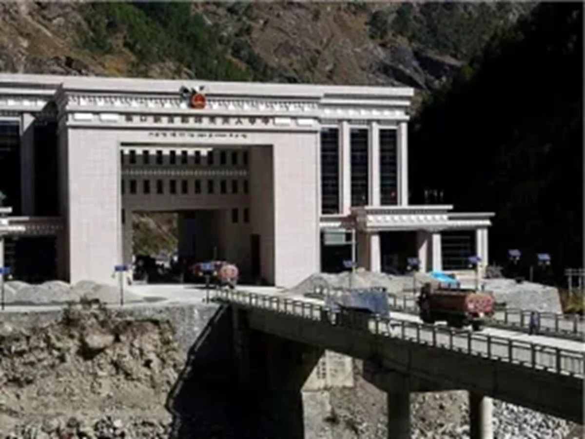 Avalanche no Nepal: veja o antes e o depois