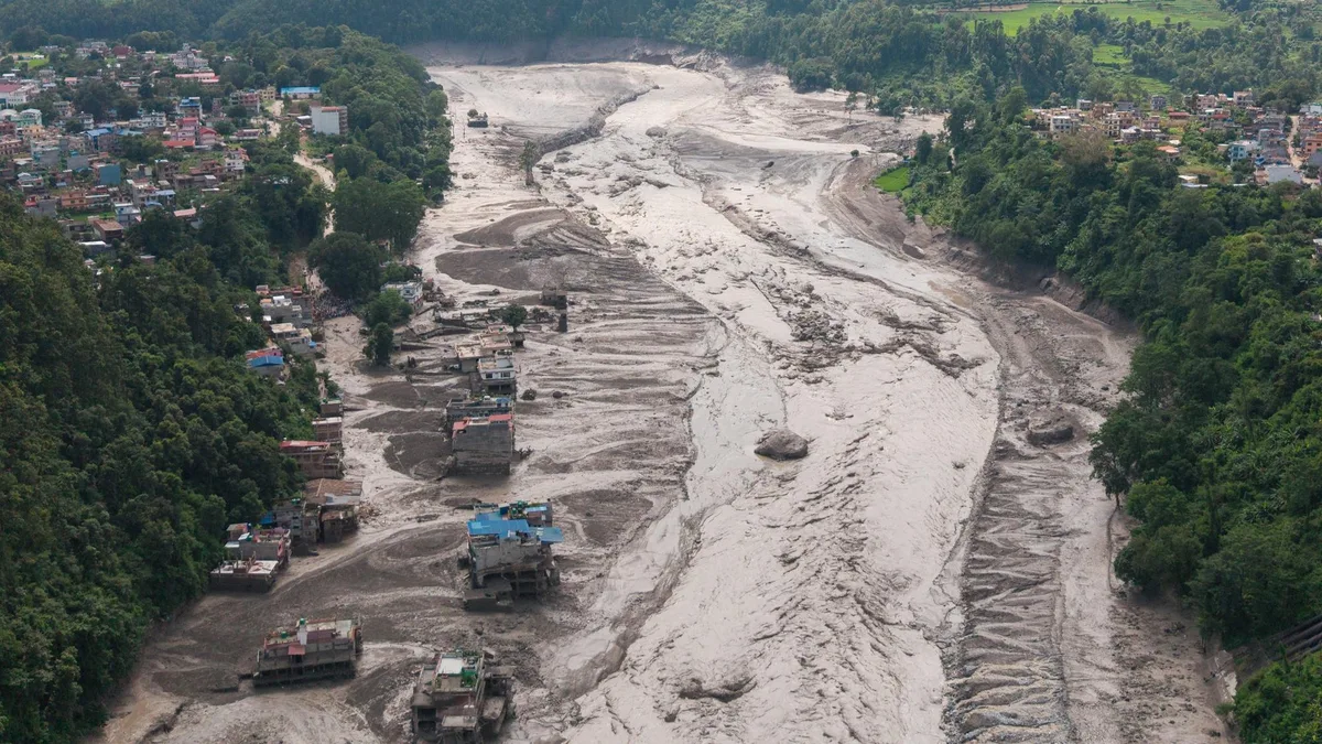 Séisme, avalanche… Comment les inondations monstres se sont déclenchées au Népal