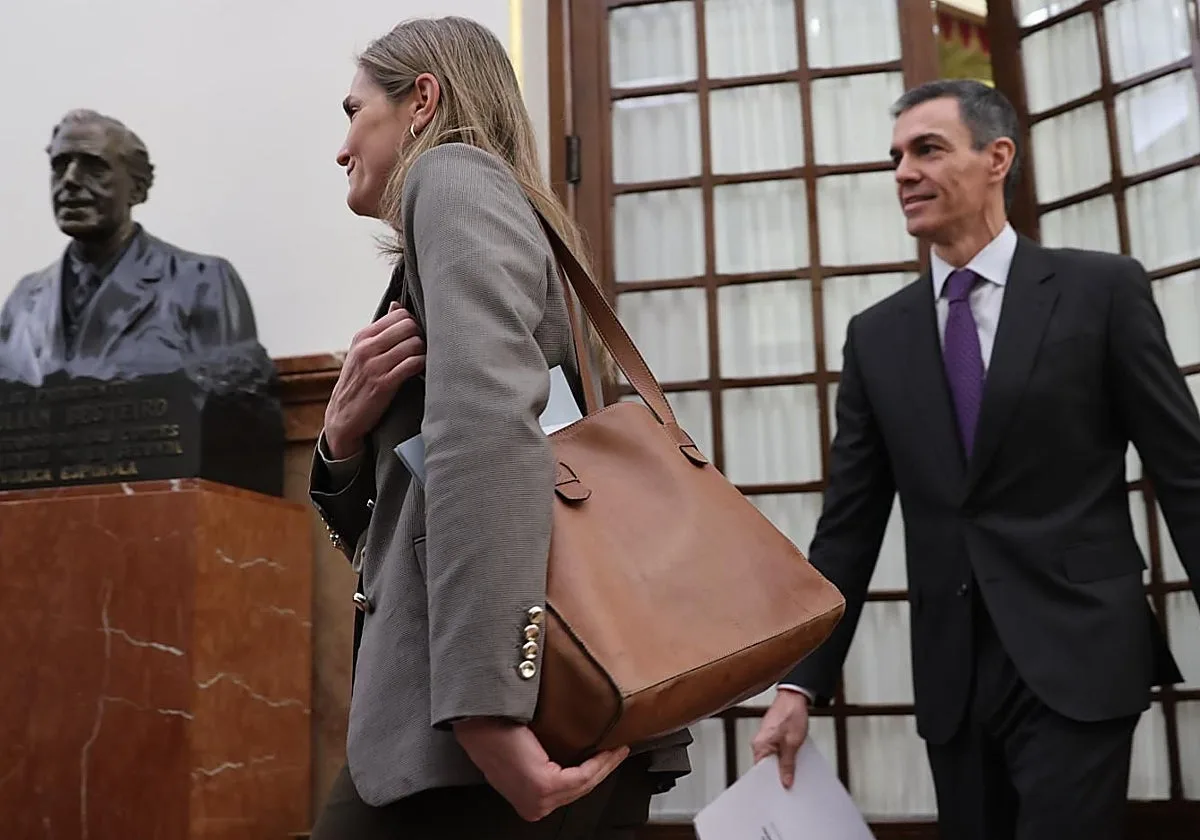 El Gobierno verde de Sánchez deja las redes eléctricas en alerta máxima y recupera la energía nuclear