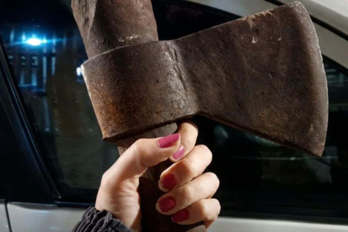 Homem é preso após atacar companheiro com machadada na cabeça no litoral de SP