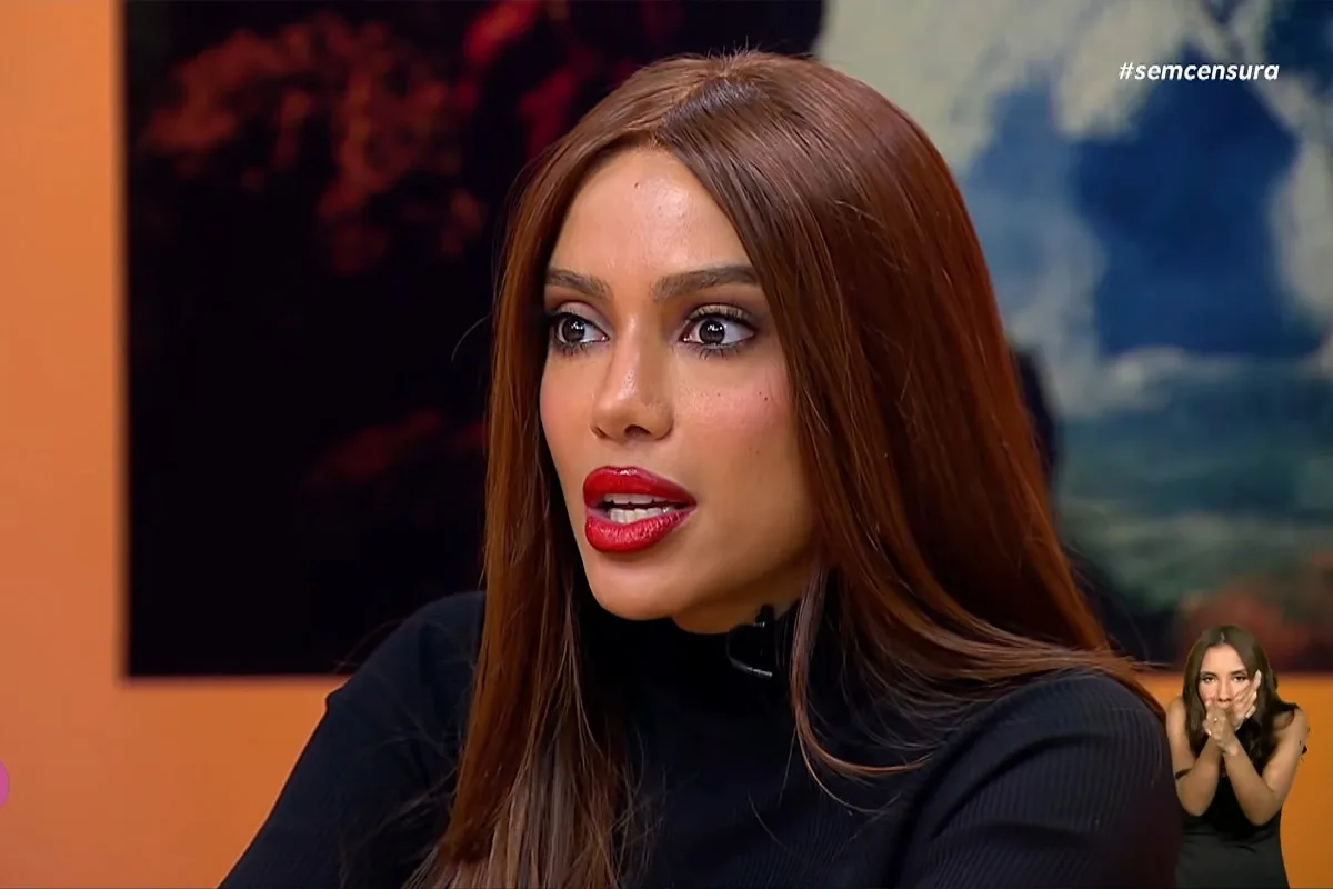 Anitta assumiu religião após cobrança política: “Era perigosíssimo”