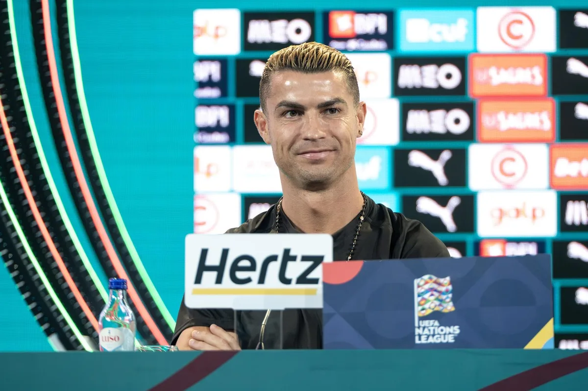 Tenso cruce de Cristiano Ronaldo con una periodista que le preguntó si estaba en condiciones de jugar los 90 minutos de un partido