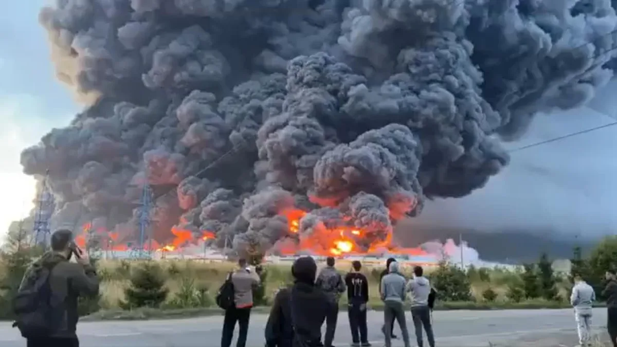 Video: Apocalyptic Blaze After Massive Drone Attack Hits Moscow Region
