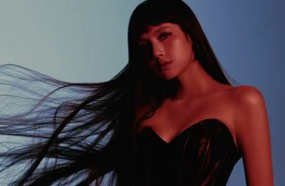 “Press Play”: LISA, do BLACKPINK, anuncia novo EP para outubro e confirma 1º single para setembro
