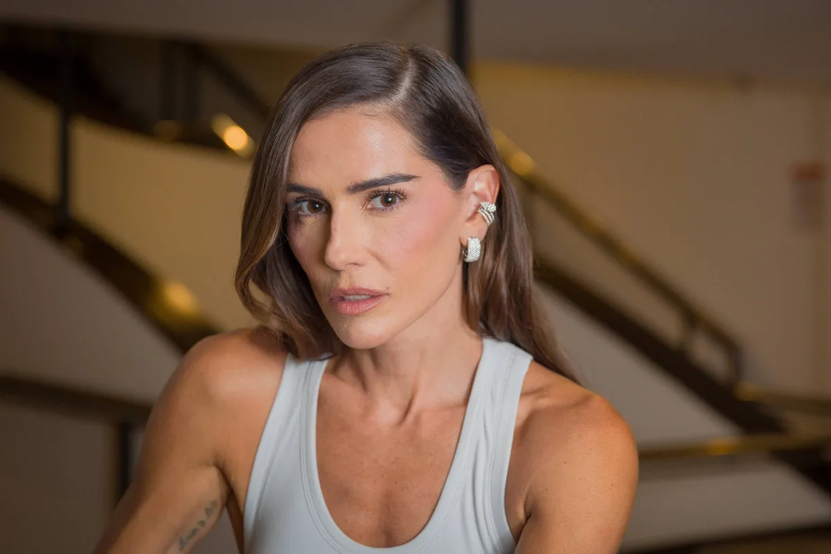 Deborah Secco revela agressões em relacionamentos: 'Fui trancada para não comer'