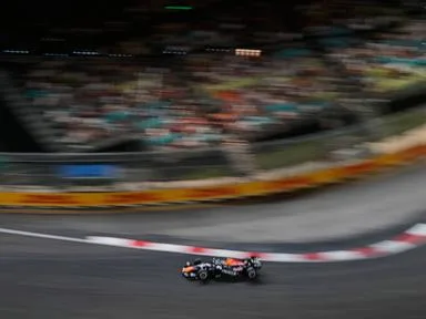 Max Verstappen aims to extend F1 winning run as he starts on pole for Singapore Grand Prix