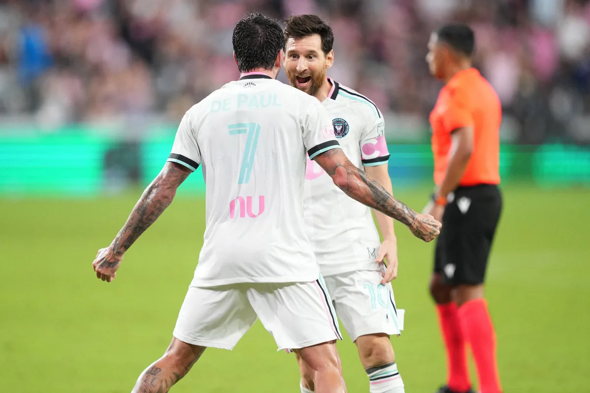 El partido de Messi en el empate del Inter Miami: golazo tras una combinación con De Paul y bronca por sus tiros en los palos