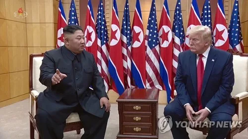 [속보] "트럼프, 北 김정은과 연내 만남 추진…11월 APEC 가능성"